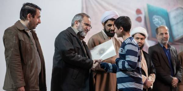 جامعه‌ای که متکی به قرآن باشد آسیب‌پذیر نخواهد بود