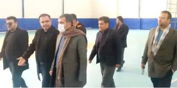 بازدید سرپرست فرمانداری شهرستان زرندیه از سالن ورزشی و استخر روستای الویر