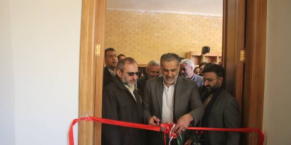 نمایشگاه تجسم هنر فجر در شهرستان خمین افتتاح شد