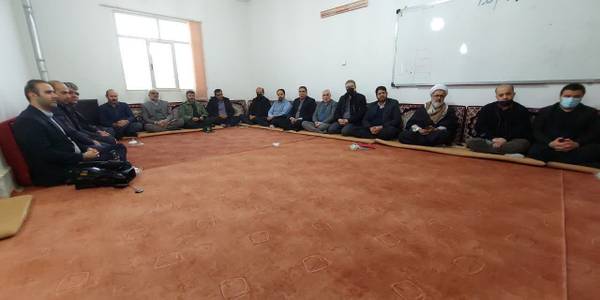 همزمان با آغاز دهه مبارک فجر محمدرضا رضایی و سایر مسئولین و مدیران ادارات با امام جمعه محترم دیدار نمودند.