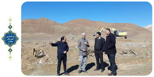 بررسی میدانی پروژه های قابل افتتاح یا کلنگ زنی در سفر استاندار به محلات