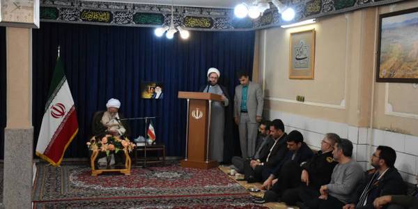 دیدار اعضای ستاد برگزاری مراسمات دهه فجر با نماینده ولی فقیه در استان مرکزی