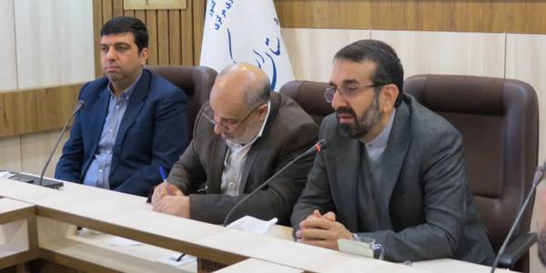 جلسه هماهنگی مراسم راهپیمایی 22بهمن شهرستان اراک به ریاست نظری معاون سیاسی ،امنیتی واجتماعی استانداری مرکزی  وبا حضور سردار کریمی فرمانده سپاه روح الله استان مرکزی هادی فرماندار شهرستان اراک ودیگر مدعوین گرامی در محل سالن جلسات فرمانداری اراک تشکیل  گردید.