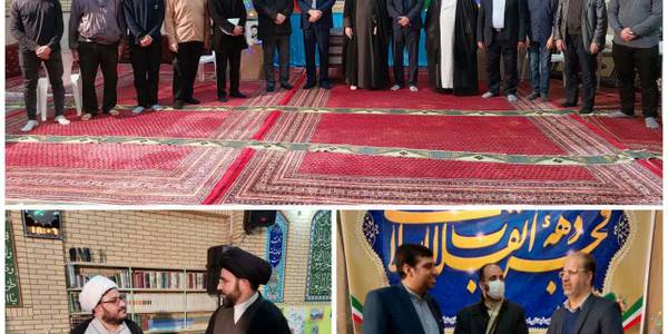 ✅برپایی میز خدمت در مسجد حاج تقوی اراک 
همزمان با ایام الله دهه فجر میز خدمت و ملاقات عمومی با حضور هادی فرماندار اراک وتعدای از مسئولین ادارات شهرستان  اراک در مسجد حاج تقوی اراک  برگزار گردید