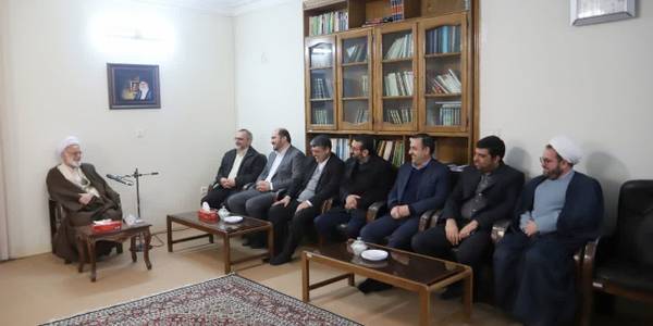 دیدار معاون اجرایی رییس‌جمهور به همراه استاندار مرکزی، نماینده مردم اراک، خنداب و کمیجان، معاونین استاندار و فرماندار اراک با نماینده ولی فقیه در استان مرکزی