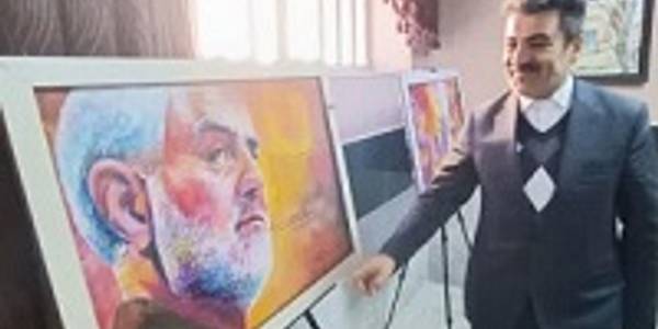 نمایشگاه عکس و پوستر انقلاب در شهرستان شازند افتتاح شد.