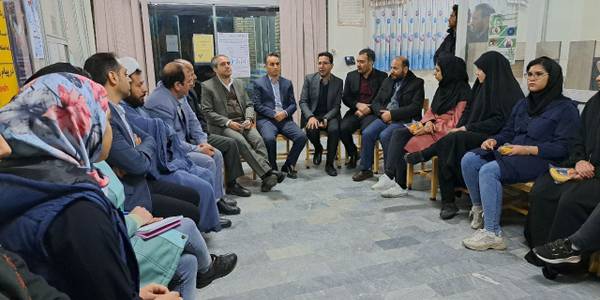 بازدید شبانه ی معاون استاندار و فرماندار ویژه ساوه از  خوابگاه دانشجویی