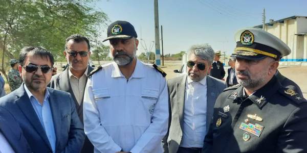 بازدید مدیران ارشد استان از بنادر جنوب کشور: در پی بازدید معاونین نیروی دریایی ارتش جمهوری اسلامی ایران از واحدهای تولیدی استان مرکزی در ۱۱ بهمن ۱۴۰۱ و شناسایی توانمندی های صنایع بزرگ استان،  استاندار مرکزی، نماینده مردم اراک،خنداب و کمیجان در مجلس شورای اسلامی، معاون هماهنگی امور اقتصادی استانداری مرکزی،رئیس سازمان مدیریت و برنامه ریزی ،مدیرکل صنعت،معدن وتجارت استان مرکزی و تعدادی از مدیران  واحدهای تولیدی استان از بندر جاسک و سواحل مکران بازدید به عمل آوردند. در این بازدید که با همراهی جانشین نیروی دریایی ارتش جمهوری اسلامی صورت گرفت فرصت های حضور صنایع تولیدی استان در این بندر مورد بررسی قرار گرفت.
 یکشنبه ۲۳ بهمن ۱۴۰۱