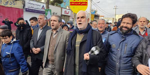 حضور مهدی الیاسی ، معاون استاندار و فرماندار ویژه شهرستان ساوه در راهپیمایی یوم الله 22 بهمن