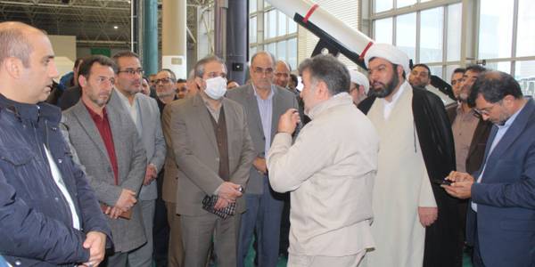بازدید از نمایشگاه دستاوردهای علمی ، دفاعی و موشکی سپاه پاسداران انقلاب اسلامی
