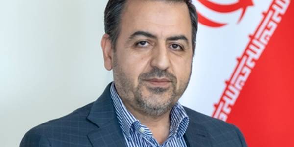 همزمان .با چهارمین روز از دهه مبارک فجر انقلاب اسلامی عملیات اجرایی پالایشگاه شیر در شهر صنعتی کاوه با حضور معاون هماهنگی امور اقتصادی استانداری مرکزی، نماینده مردم شهرستان‌های ساوه و زرندیه، مدیرکل دفتر صنایع تبدیلی و غذایی وزارت جهاد کشاورزی و فرماندار ویژه شهرستان ساوه آغاز شد.
این پالایشگاه شیر با تولید انواع شیر خشک،  پودر آب پنیر و مواد اولیه شیر خشک اطفال با مجموع ۲۰۰۰۰ متر مربع و اعتباری بالغ بر ۱۵۰۰۰ میلیارد ریال و با ظرفیت ۳۵۰۰۰ تن و اشتغال ۲۰۰ نفر درشهر صنعتی ساوه کلنگ زده شد.


 
شنبه ۱۵ بهمن ۱۴۰۱