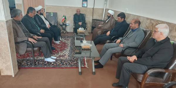 💠به مناسبت عید مبعث، امیر هادی فرماندارشهرستان اراک، جناب مهندس غدیری، بخشدار مرکزی، جناب آقای حمید بدخشان رئیس بنیاد شهید و امور ایثارگران اراک به همراه مهندس ایرانشاهی شهردار شهر داودآباد و اعضای شورای شهر و روحانیت معزز با حجت‌الاسلام ابراهیمی امام‌جمعه شهر داودآباد دیدار کردند و این روز را خدمت ایشان تبریک گفتند.