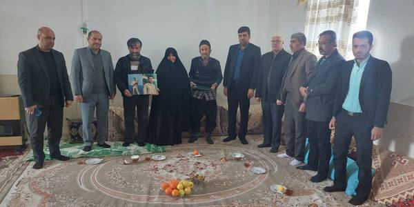 سرکشی و ملاقات از خانواده های معظم شهیدان احمد و محمود و علی اکبر داودابادی به مناسبت عید سعید مبعث در شهر داوداباد با حضور امیر هادی فرماندار شهرستان اراک و قدیری بخشدار مرکزی و بدخشان رییس بنیاد شهید  شهرستان اراک و ایرانشاهی شهردار داود اباد و اعضای شورای شهر داوداباد  برگزار گردید