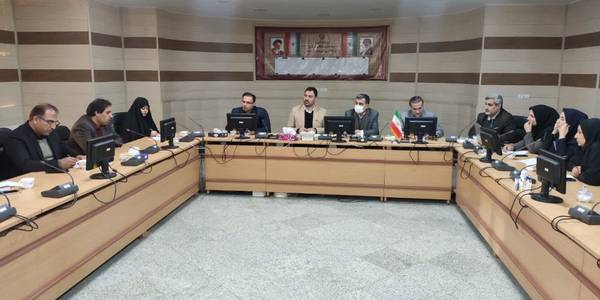 جلسه کارگروه فرهنگی و اجتماعی،سلامت، زنان و خانواده شهرستان زرندیه به ریاست جناب آقای مهری سرپرست فرمانداری و با حضور جناب آقای پیر اسبقی معاون سیاسی امنیتی و اجتماعی فرمانداری ، جناب آقای شالیان مقدم بخشدار زاویه ، جناب آقای عظیمی بخشدار خرقان و سایر مدیران مربوطه در سالن جلسات فرمانداری برگزار گردید