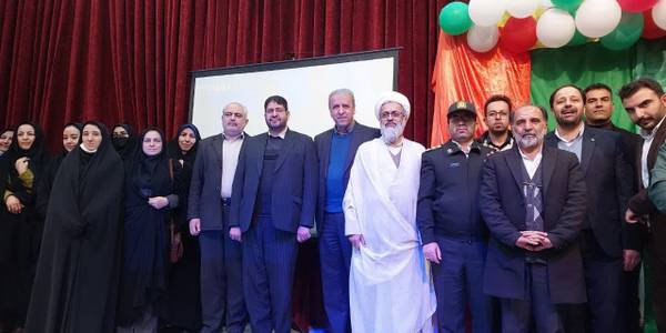 به مناسبت دهه فجر، جشن ستارگان با حضور حجت الاسلام دکتر اجرائی امام جمعه شهرستان تفرش، مهندس رضایی فرماندار شهرستان تفرش، دکتر شاهوردی رئیس دانشکده رويان و جمعی از مسئولین با حضور شاگردان برتر شهرستان در سالن کاریابی برگزار شد و در انتهای این جشن از دانش آموزان برتر در جشنواره های خوارزمی و کنکور تقدیر و تشکر شد.
لازم به ذکر است دانش آموزان تفرشی موفق به اخذ کسب رتبه اول استانی و سیزدهم کشوری در مقطعه متوسطه شدند.