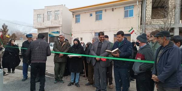 به مناسبت دهه مبارک فجر پروژه سنگ فرش و آسفالت معابر روستای دادمرز با مساحت ۱۲۰۰ متر مربع آسفالت، ۴۵۰ متر مربع سنگ فرش با اعتبار ۱۷۰ میلیون تومان با حضور محمدرضا رضایی فرماندار تفرش ، محسن درودیان بخشدار مرکزی و جمعی دیگر از مسئولین به بهره برداری رسید.