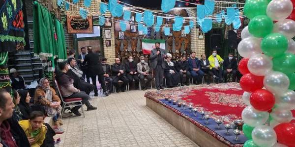 در آخرین روز از دهه مبارک فجر جشن انقلاب در روستای #تراران بالا با حضور رضایی فرماندار، اجرایی امام جمعه، درودیان بخشدار مرکزی، مشهدی مشاور نماینده مردم و جمعی دیگر از مسئولین برگزار گردید.