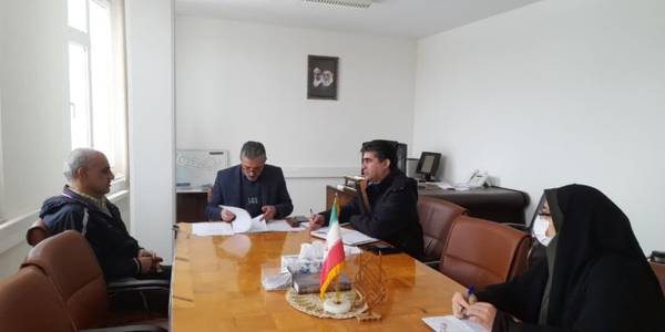 صبح امروز جلسه پیگیری طرحهای شهرداری باز آفرینی شهری وپسماند شهر تفرش بریاست سعید مویدی معاون فرماندار تفرش و با حضور اعضا در فرمانداری تشکیل و برگزار شد.