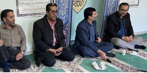 نشست فرماندار و بخشدار مرکزی کمیجان با مدیر، معاونین، جمعی از معلمان و کارکنان آموزش و پرورش شهرستان