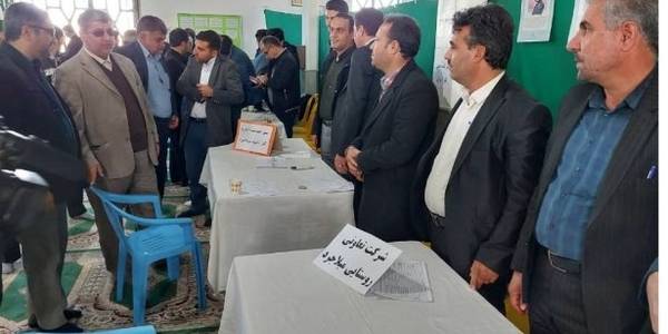 حضور دکتر علی اکبر کریمی نماینده مردم شریف شهرستان های اراک، کمیجان و خنداب در مجلس شورای اسلامی به همراه فرماندار شهرستان کمیجان و معاونین ایشان در محل میز خدمت شهرستان که در مهدیه شهر میلاجرد دایر گردیده بود.