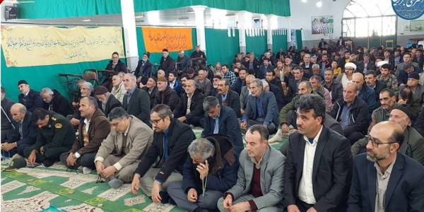 حضور دکتر علی اکبر کریمی نماینده مردم شریف شهرستان های اراک، کمیجان و خنداب در مجلس شورای اسلامی به همراه فرماندار و جمعی از مدیران شهرستان و