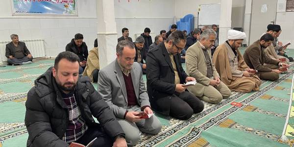 حضور اعضای شورای اداری شهرستان در مراسم پرفیض زیارت عاشورا