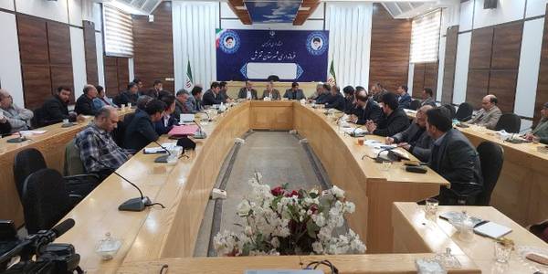 جلسه بررسی مشکلات شهرستان تفرش با حضور اسدی معاون عمرانی استانداری،  مهندس رضایی فرماندار، دکتر ولي الله بیاتی نماینده مجلس شورای اسلامی و جمعی از مسئولین استانی و شهرستان در سالن جلسات فرمانداری تفرش برگزار شد