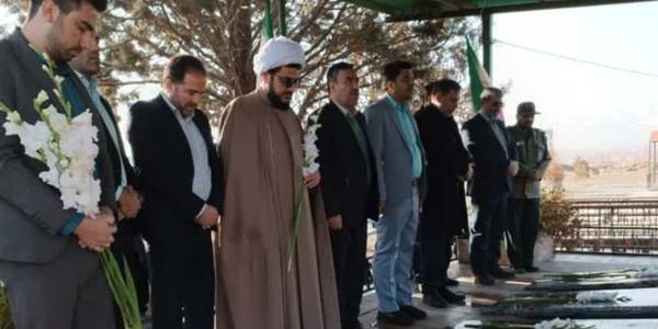 با استقبال فرماندارخنداب و جمعی از مسئولین محلی ، دکتر جهانگیر معاون اجتماعی و پیشگیری از وقوع جرم قوه قضائیه وارد شهرستان خنداب شد.