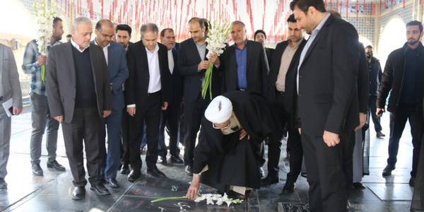 ادای احترام دادستان کل کشور به مقام شامخ شهدای ساوه