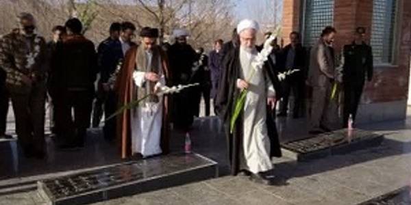 گلباران گلزار مطهر شهدای گمنام شهر شازند با حضور معاون قوه قضائیه