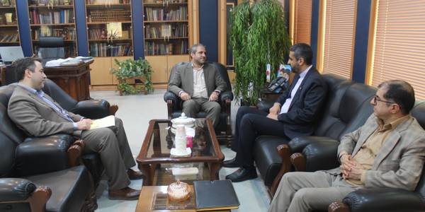 مدیر کل صندوق کار آفرینی امید با مهدی الیاسی معاون استاندار و فرماندار ویژه شهرستان ساوه دیدار و گفتگو کرد