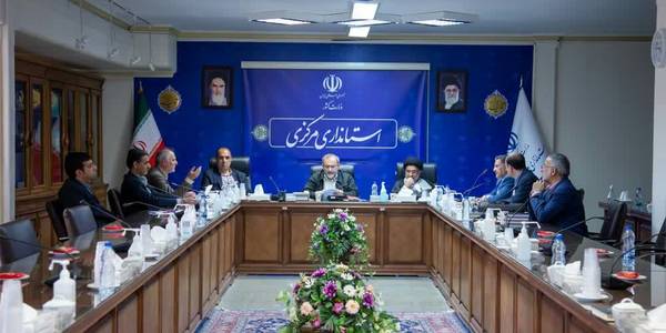 جلسه شورای حل اختلاف فرمانداری‌‌ها و شوراهای اسلامی شهر و روستا با ۱۰ دستور کار مربوط به شهرستان‌های اراک، دلیجان و خنداب به ریاست دکتر مخلص الائمه استاندار مرکزی و با حضور هادی فرماندارشهرستان اراک ، رئیس کل دادگستری استان ،نماینده مردم تفرش و آشتیان و فراهان در مجلس  و سایر اعضا برگزار شد.