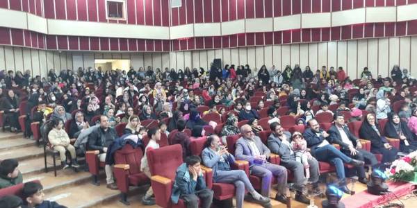 به مناسبت میلاد با سعادت حضرت علی اکبر و روز جوان مراسم جشن در سالن آمفی تئاتر پروفسور حسابی با حضور محمدرضا رضایی فرماندار تفرش و جمعی دیگر از مسئولین و آحاد مردم با همکاری شهرداری و شورای شهر  برگزار گردید.