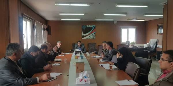 صبح امروز،جلسه مشترک کمیسیون دانشجویی،کارگری و اتباع بیگانه به ریاست محمد رضا رضایی فرماندار تفرش و با حضورمویدی معاون فرماندار و اعضای جلسه در محل فرمانداری تشکیل و برگزار شد.-