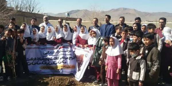 "حضور فرماندارخنداب در مراسم روز درخت کاری"