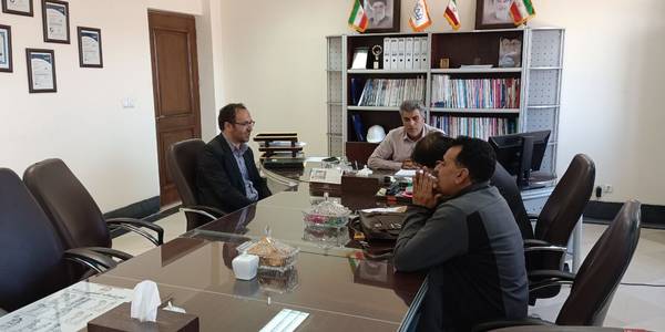 بازدید دکتر اتابکی دبیر کمیسیون مبارزه با قاچاق کالا و ارز استان از کارخانه تولید سیمان انارک دلیجان