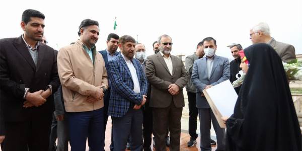 💠معاون علمی، فناوری و اقتصاد دانش‌بنیان رییس جمهور با استقبال استاندار مرکزی و جمعی از مدیران علمی و دانشگاهی وارد استان مرکزی شد.