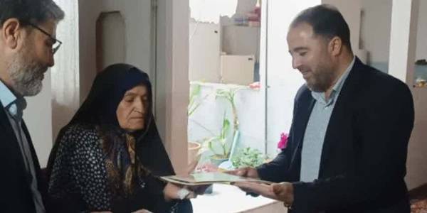 دیدار فرماندار با خانواده معظم شهید ابراهیم محمدی جو