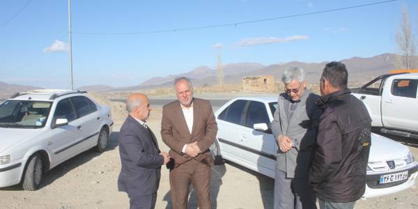 معاون هماهنگی امور عمرانی استانداری مرکزی از محورهای مواصلاتی خمین بازدید کرد