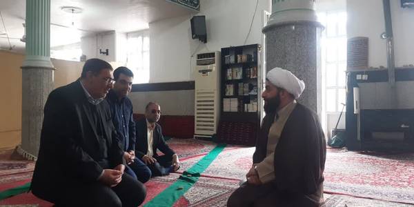 دیدار نوروزی با امام جمعه نیم ور و حضور در بین نمازگزاران مسجد امام حسین(ع) شهر نیم ور