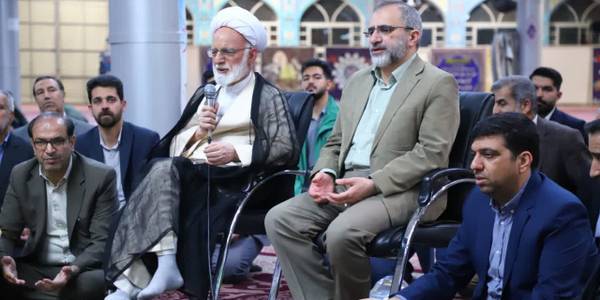 🔻آیین تحویل سال نو با حضور خانواده های معظم شهدا و مردم شهید پرور اراک  در مصلی بیت المقدس اراک برگزار شد.