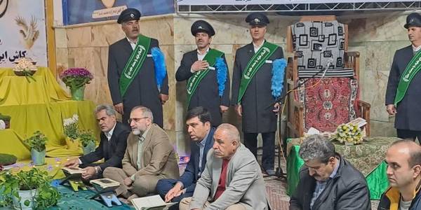 🕌 حضور سرزده استاندار مرکزی به همراه هادی فرماندار اراک در آستان مقدس امامزاده محمد عابد (مشهد میقان) ساعتی پیش از تحویل سال - تبریک بهار طبیعت و بهار قرآن به عاشقان خاندان اهل بیت (ع)