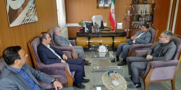 تعدادی از مسئولین دستگاه های اجرایی شهرستان تفرش با محمد رضا رضایی فرماندار دیدار عیدانه انجام دادند.