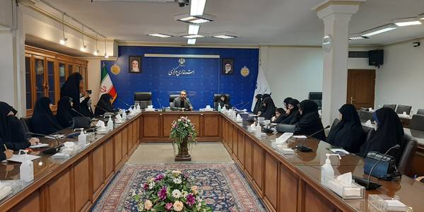 نشست اعضای کارگروه زیست عفیفانه به ریاست جناب آقای نظری معاون سیاسی ، امنیتی و اجتماعی استانداری و با حضور سرکار خانم مفتح زاده مدیر کل امور زنان و خانواده جهت ارائه مطالبات و  پیشنهادات در حوزه  عفاف و  حجاب در محل سالن جلسات  طبقه چهارم برگزار گردید. .  ١٤٠٢-٠١-٠٨