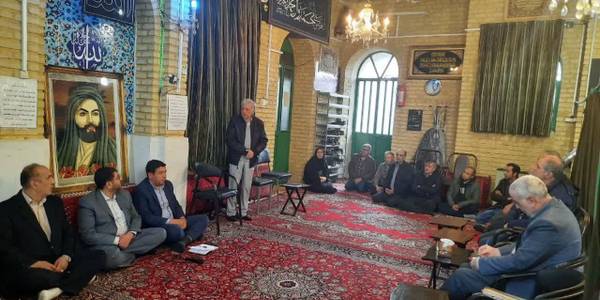 عصر امروز محمد رضا رضایی فرماندارشهرستان، بیاتی نماینده مردم،درودیان بخشدار مرکزی و جمعی از مدیران دستگاههای اجرایی با حضور در روستای تراران پایین با اهالی این روستا دیدار نمودند.