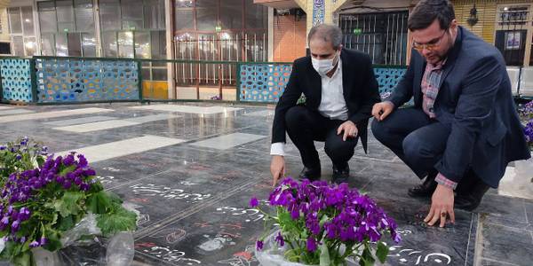 مهدی الیاسی در آخرین ساعات سال ۱۴۰۱ با حضور در مزار مطهر شهدا با آرمان های شهدا تجدید میثاق کرد.