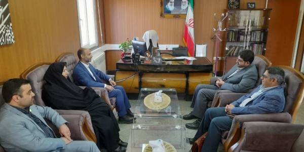 دیدار دکتر یونسی دبیر هم اندیشی اساتید دانشگاه پیام نور استان مرکزی و هیات همراه با محمد رضا رضا یی فرماندار شهرستان تفرش