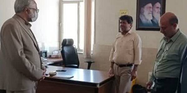 بازدید سرزده معاون فرماندار از تعدادی دستگاه‌های اجرایی و ادارات شهرستان شازند