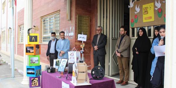 آئین گرامیداشت روز هنر انقلاب اسلامی در خمین برگزار شد