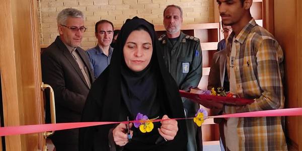 نمایشگاه عکس "رویش های هنری خمین" افتتاح شد